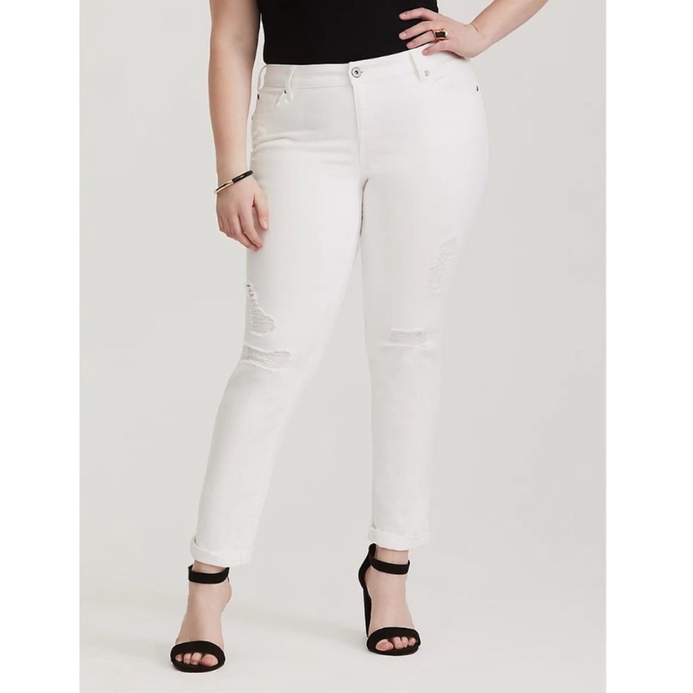 TORRID Boyfriend Distressed White Denim Size 22R